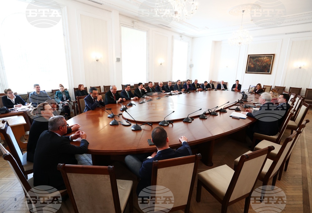 Комисията по икономическа политика отложи разглеждането на промените в Закона за защита на потребителите, свързани със завеждането на колективни искове