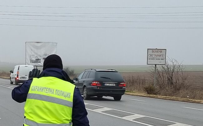 Възстановено е движението в участъка от пътя в квартал „Речица” Сливен, който бе затворен заради тежка катастрофа