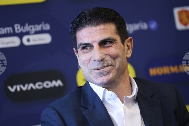 Президентът на БФС Георги Иванов награди заслужили футболни дейци от Варна и региона