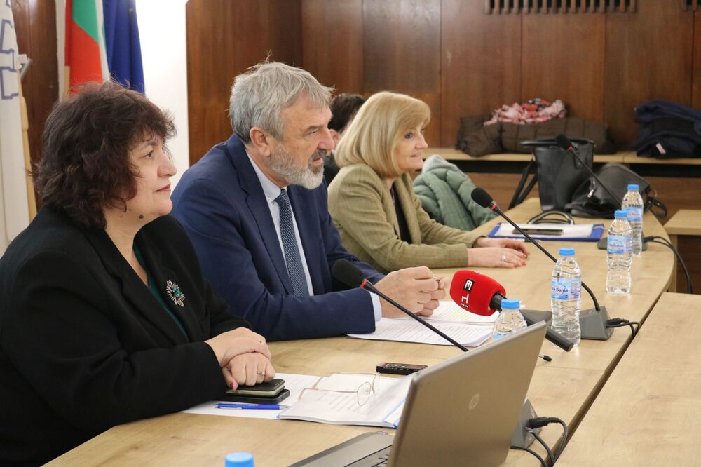 ОА Русе: 57 ще бъдат паралелките в Русенско за предстоящата учебна година, новите специалности са шест