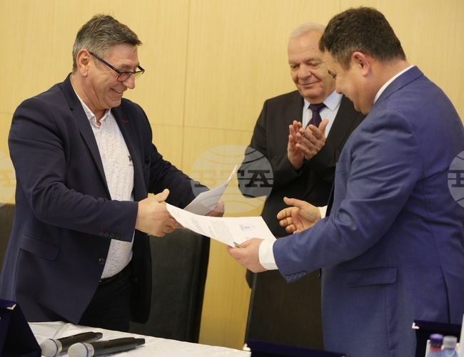Paperwork for Construction of Tutrakan-Oltenita Ferry Signed