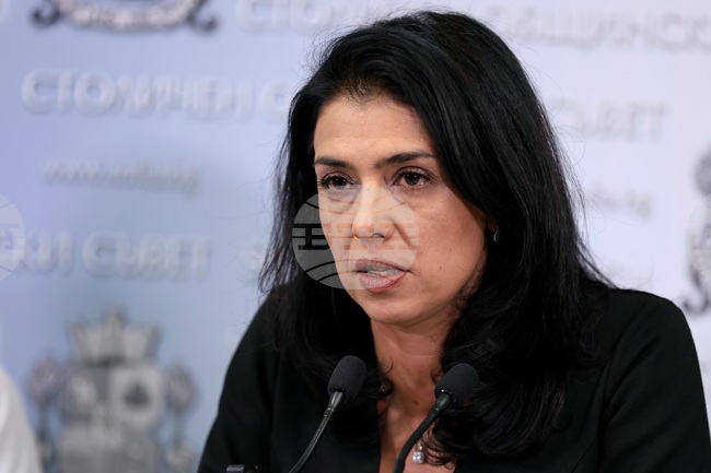 Представителите на партии в избирателните комисии решават вместо избирателя, заяви общинският съветник Ваня Григорова 