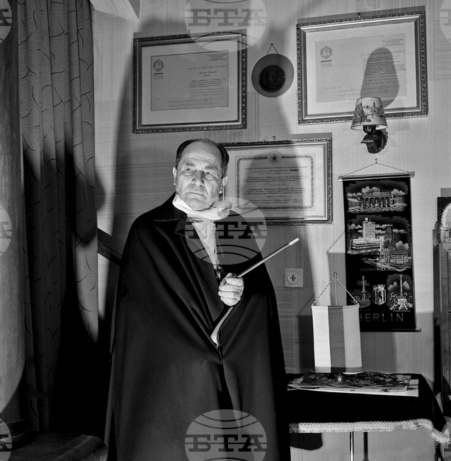 Мистер Сенко: Не е важно човек само да знае как да се качи на сцената, но и как да слезе