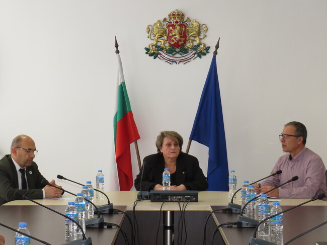 Работна среща на областния управител на област Шумен Катя Иванова във връзка с почистване на речните корита и дерета 