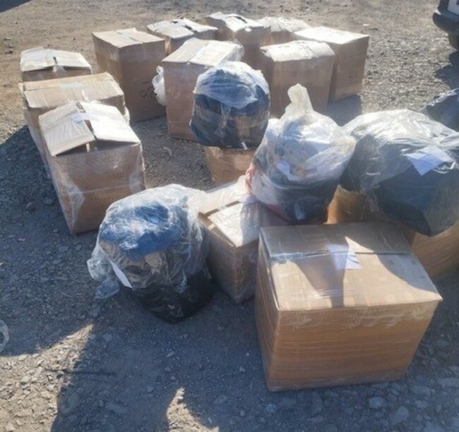 Повече от 1200 артикула, имитиращи защитени търговски марки, са били конфискувани след операция на столичната икономическа полиция