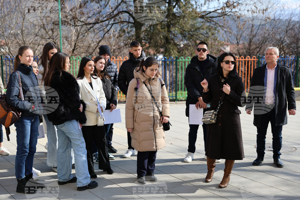 Благоевград - ОИЦ - Йорданка Чобанова - среща с младежи