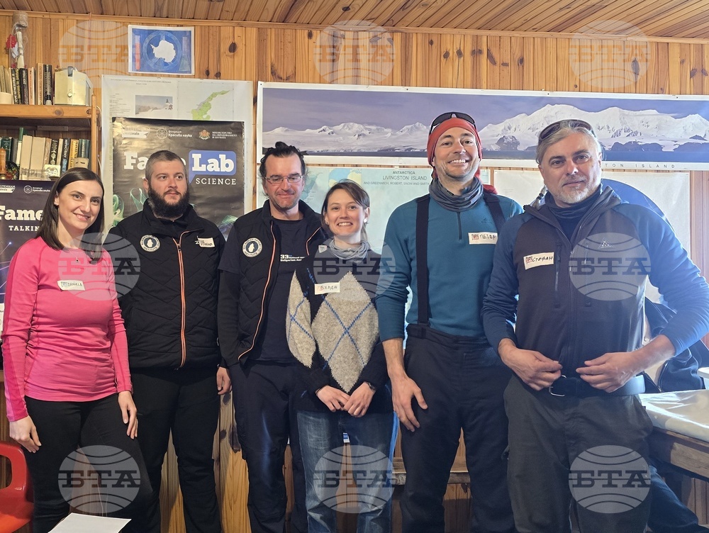 Antarctica - Livingston Island - FameLab