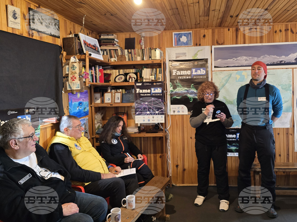 Antarctica - Livingston Island - FameLab