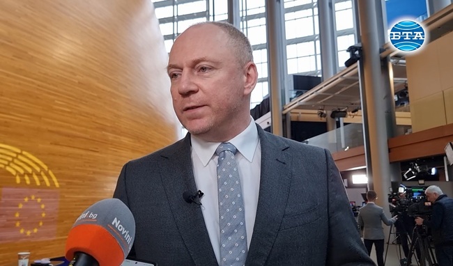 Европа трябва да отстоява позициите си и да ги заявява ясно, открито и аргументирано, каза евродепутатът Станислав Стоянов