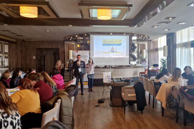 Днешното поколение има необходимост от нови методи и модели на обучение, каза Деян Петков от „Клет България“