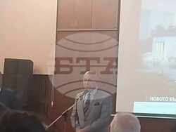 Почетният председателят на СНЧ проф. Стоян Денчев приветства идеята за модернизиране на читалищатаи думите и