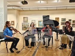 Благотворителен концерт в подкрепа на деца и младежи, лишени от родителска грижа в Софийска градска художествена галерия. Снимка: Емануел Смърков/БТА