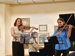 Благотворителен концерт в подкрепа на деца и младежи, лишени от родителска грижа в Софийска градска художествена галерия. Снимка: Емануел Смърков/БТА