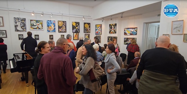 Художничката Габриела Жекова откри изложбата си "Вселена от любов" с 51 картини