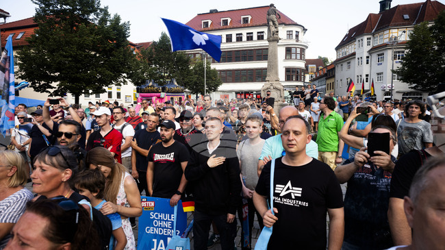 Доналд Тръмп не е популярен в Европа, дори и сред поддръжниците на десните популистки партии, според анкета на "Политико"