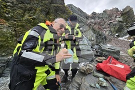 Антарктида - остров Смит - геоложко проучване