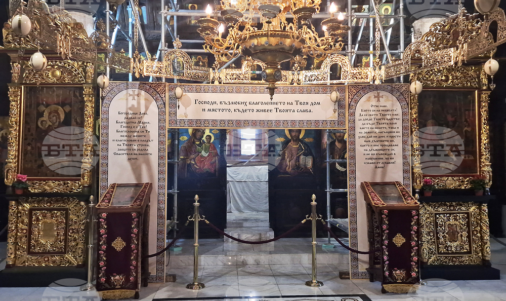 Троян - Орешак - Троянски манастир - реставрация - стенописи - Захари Зограф