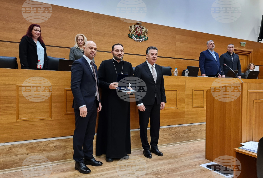 Пловдив  - отец Мурадян - отличие