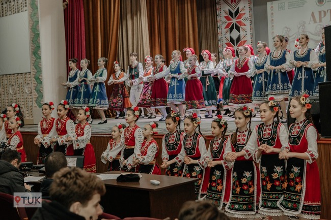 Галаконцерт в Тараклия събра творчески състави от различни издания на „Бесарабска плетеница”