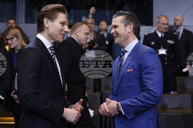 Финландският министър на отбраната заяви, че замяната на американския ядрен чадър с европейско решение засега е нереалистична