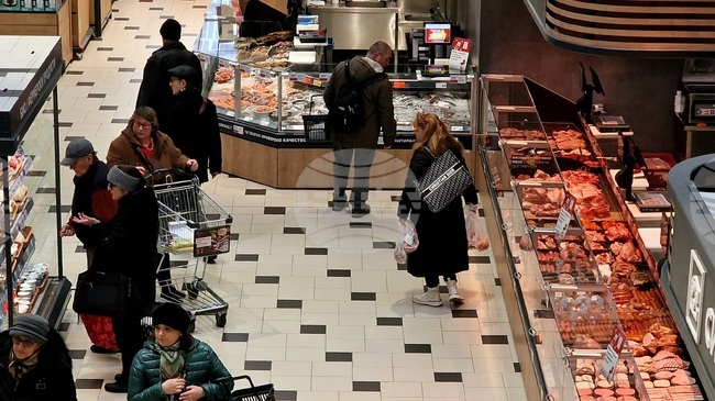 Индексът на световните цени на храните се понижава през ноември за трети пореден месец, отчита ФАО