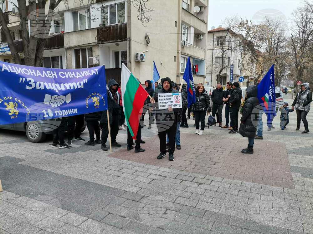 Над 50 животновъди от Карловско излязоха на протест против кражбите на животни