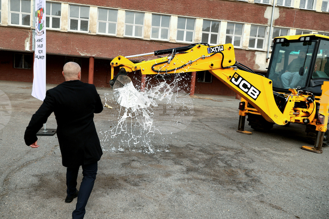 Национална гимназия за древни езици и култури - сграда - ремонт