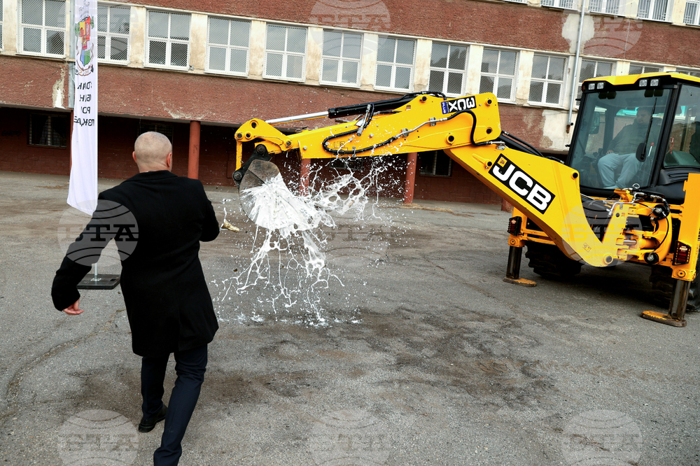 Национална гимназия за древни езици и култури - сграда - ремонт