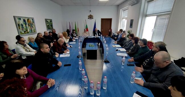 Общо 34 паралелки са включени в държавния план-прием за предстоящата учебна година