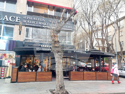 Турция - Анкара - млади хора - улица „Ашкабат“