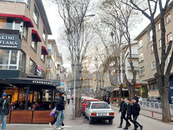 Турция - Анкара - млади хора - улица „Ашкабат“