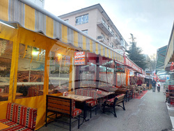 Турция - Анкара - млади хора - улица „Ашкабат“