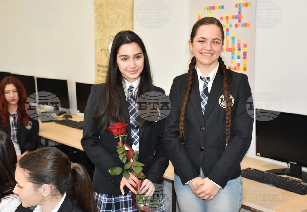 Ученичка от езиковата гимназия в Хасково е националният носител на наградата на Европейската комисия за превод Juvenes Translatores