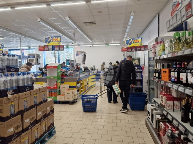 С по-малко клиенти са в деня на бойкот супермаркетите на големите хранителни вериги в Смолян 