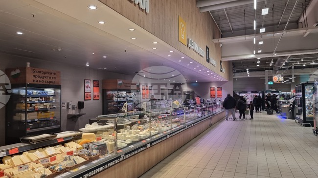 Large Retail Chains Comply with Dual Pricing Requirement, Some Smaller Businesses Avail Themselves of Grace Period