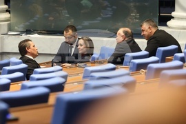 Парламент - заседание