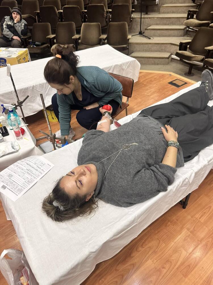 43 души дариха кръв в Община Варна за кампанията „Капка любов“ 