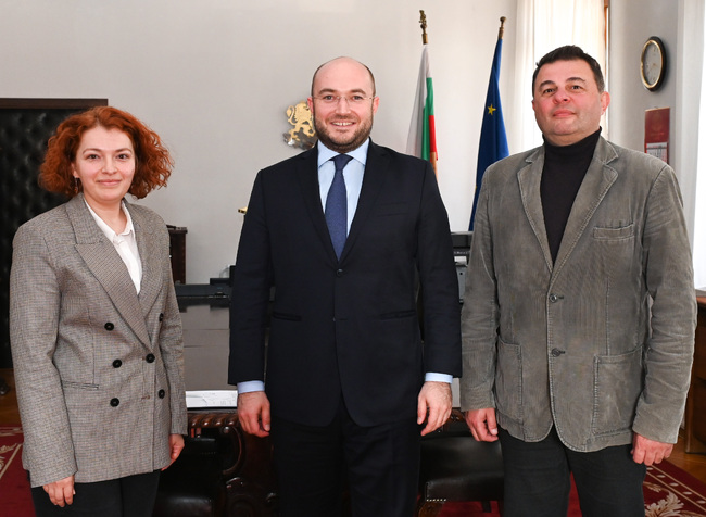Justice Minister Discusses Cooperation with Transparency International
