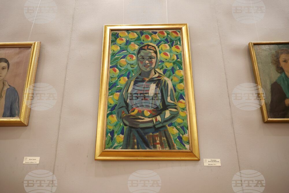 Burgas Art Gallery Hosts Exhibition with Paintings Inspired by Women