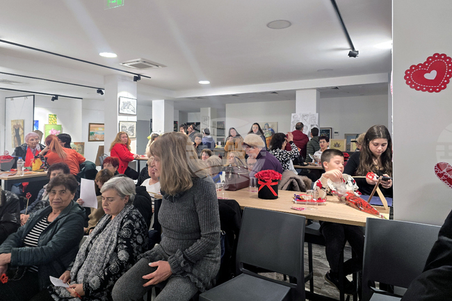 С музикално-поетична вечер отбелязаха Деня на виното и любовта в Народно читалище „Братя Миладинови-1914“ в Петрич