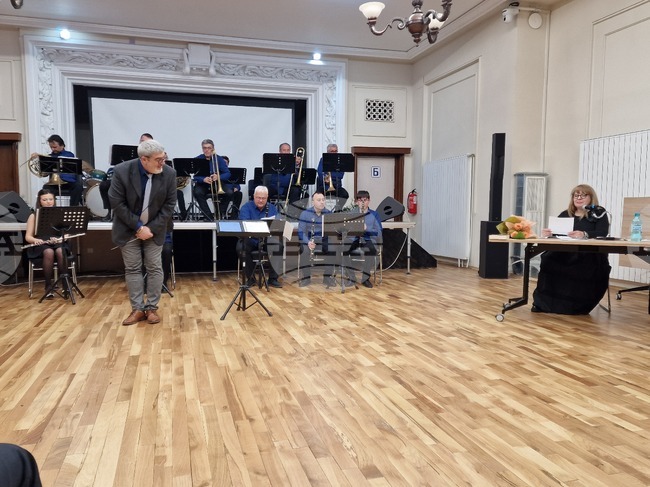 Музика и лирика събра концертът „Светът, който познаваме“ на Драматичния театър „Боян Дановски“ и Духовия оркестър на Перник