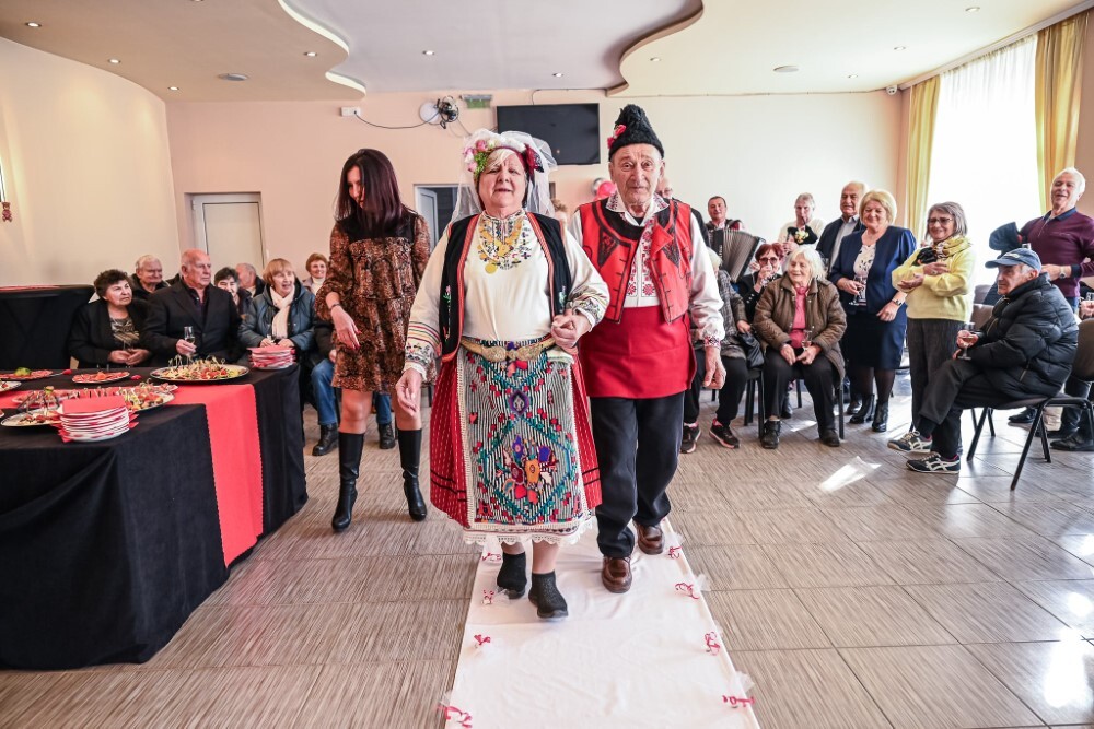 В Девня две двойки с по 73 години семеен живот отбелязаха Международната седмица на брака