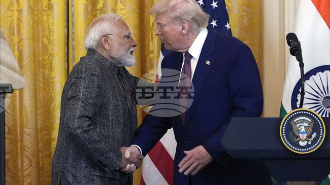 ПТИ: Индийската опозиция обвини властите, че цялата възхвала на Тръмп в социалните мрежи не е донесла нищо добро за страната