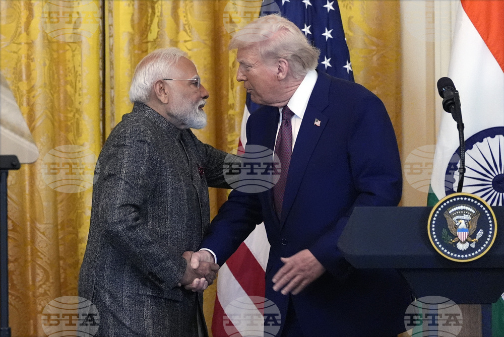 ПТИ: Индийската опозиция обвини властите, че цялата възхвала на Тръмп в социалните мрежи не е донесла нищо добро за страната