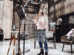 Лили Иванова репетира в НБУ, снимка – екип Лили Иванова