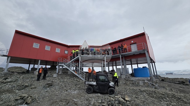 Министерският съвет одобри актуализация на Националната програма „От полюс до полюс“, с която се финансират полярни изследвания до 2027 г.