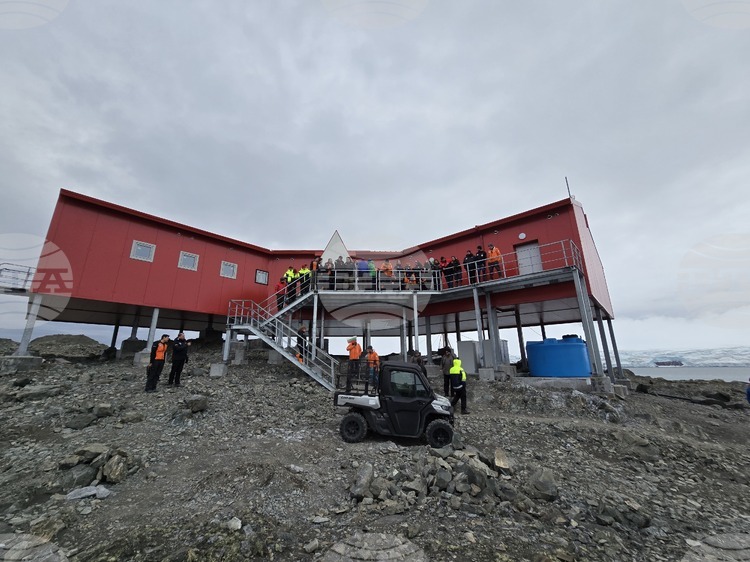 First Bulgarian Geodesist to Set Foot on Antarctica Worked on Research Laboratory at Bulgaria’s Livingston Island Base