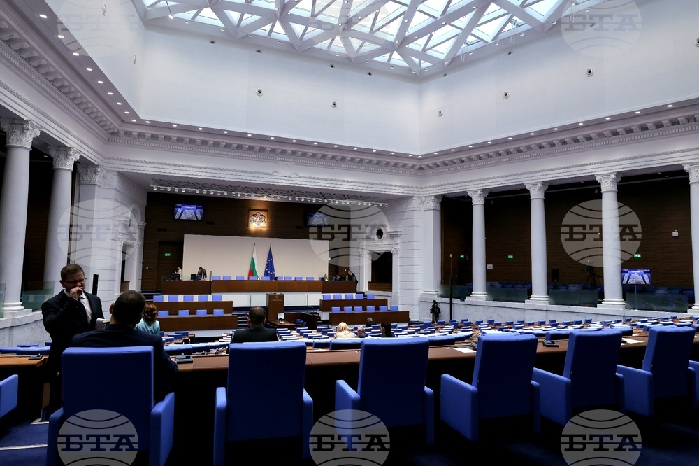 Парламентът ще изслуша министъра на регионалното развитие и благоустройството Иван Иванов относно разрешение за строеж за част от магистрала „Хемус“