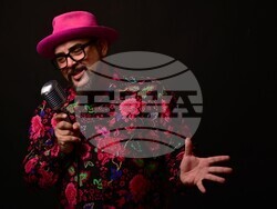 Иван Динев-Устата представя свое стендъп шоу в Америка и Русия, визия – екип