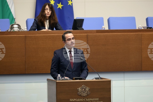 България е изправена пред опит за измама от страна на управляващите с данните за инфлацията и дефицита, заявиха с декларация от "Възраждане"